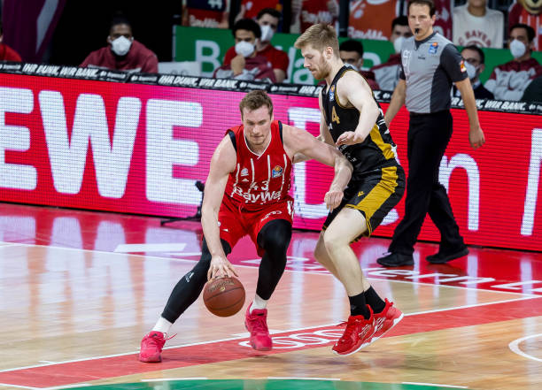 也有在绿茵 也有在绿茵