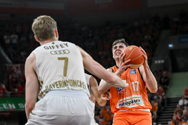 13锁定胜 13锁定胜