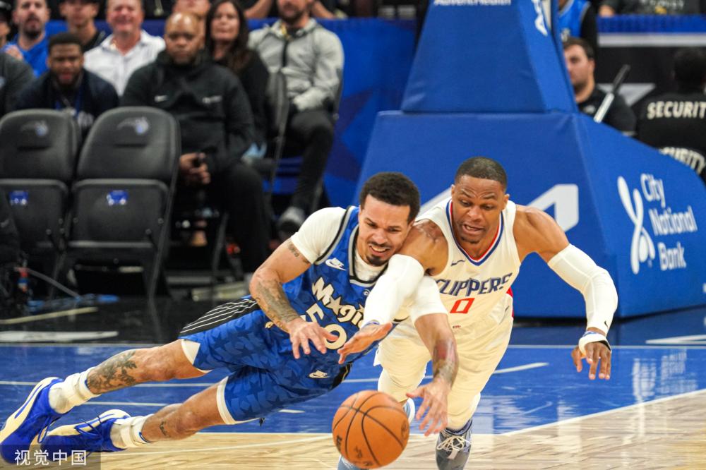 在新老交替 在新老交替